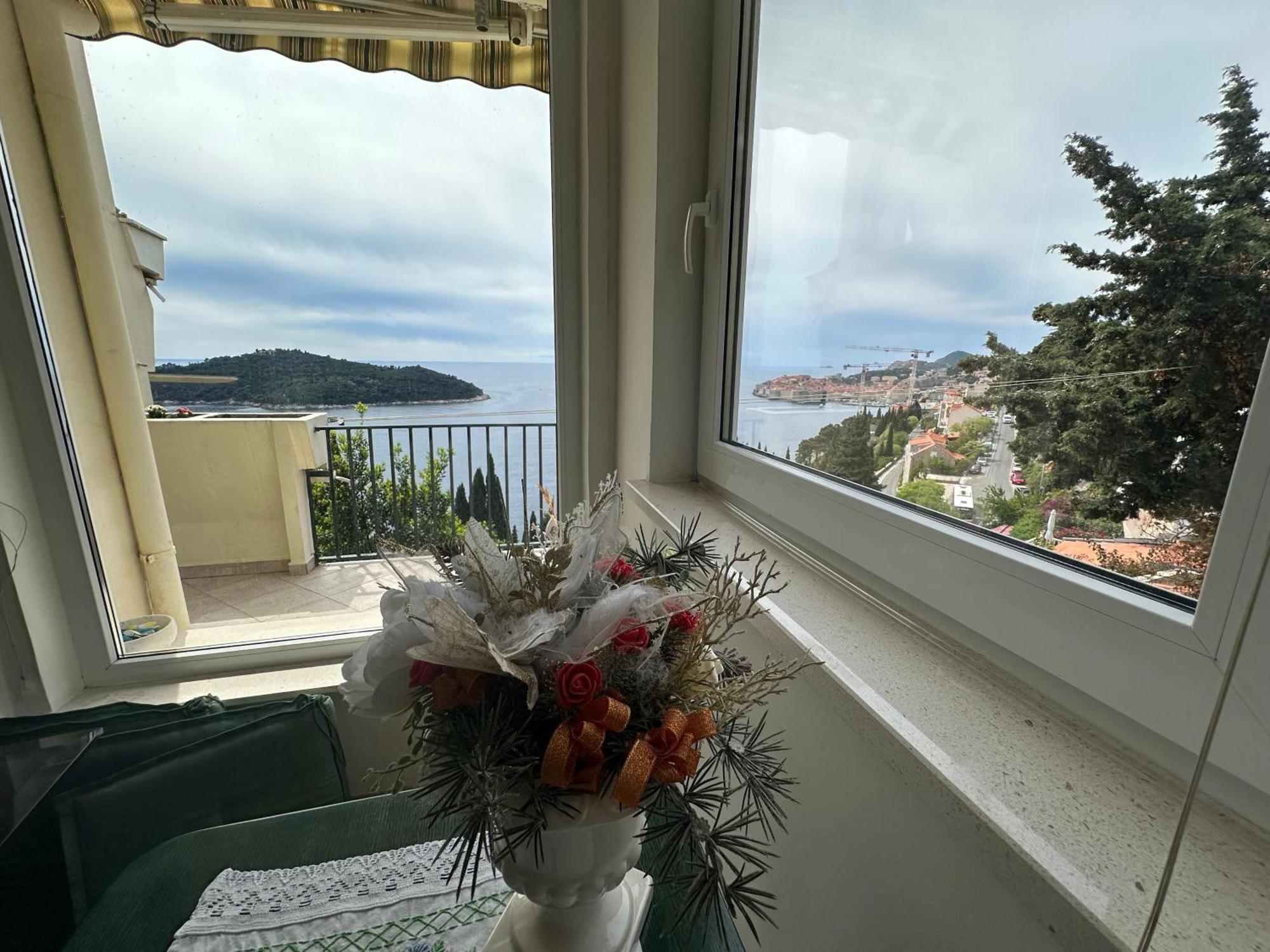 Apartment Golden Creek Magic View Дубровник Екстериор снимка