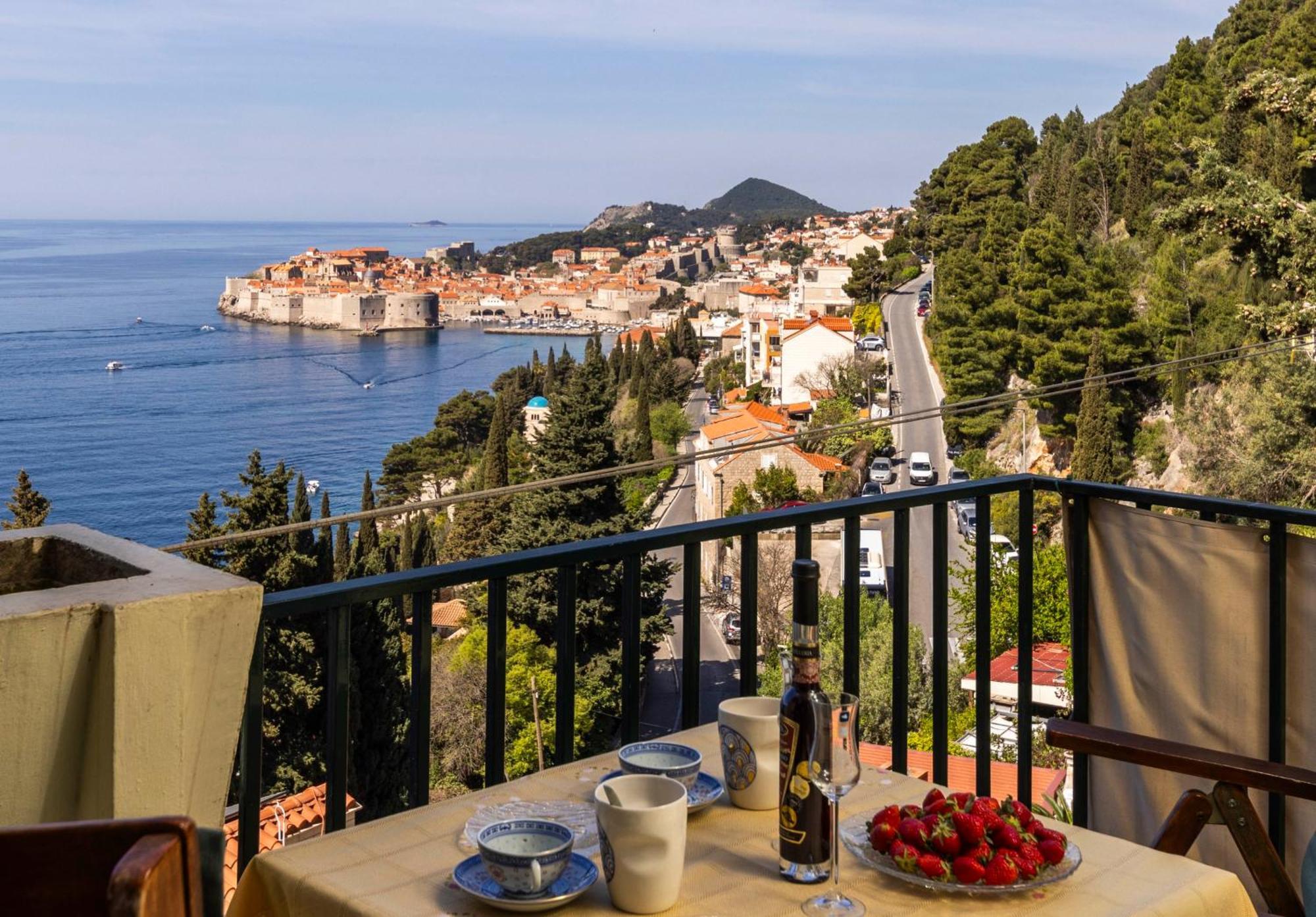 Apartment Golden Creek Magic View Дубровник Екстериор снимка