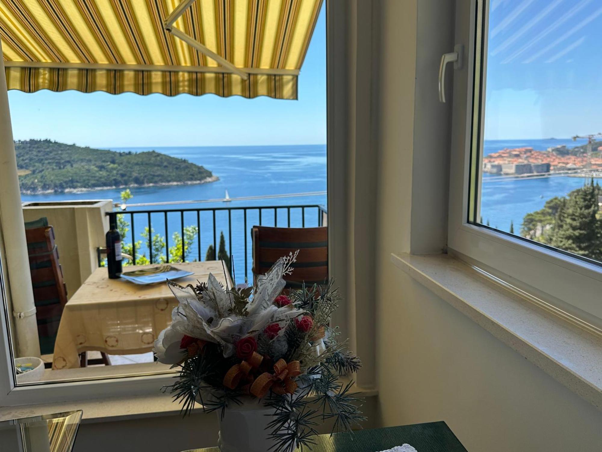 Apartment Golden Creek Magic View Дубровник Екстериор снимка